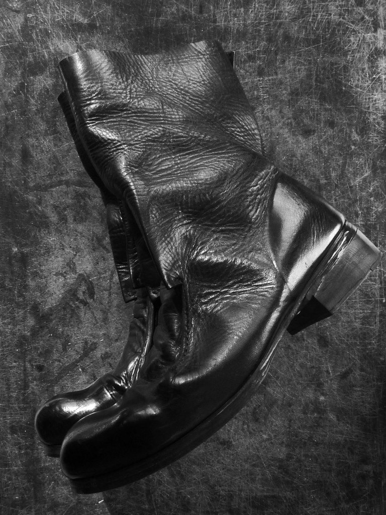 与Munoz Vrandecic的合作鞋款