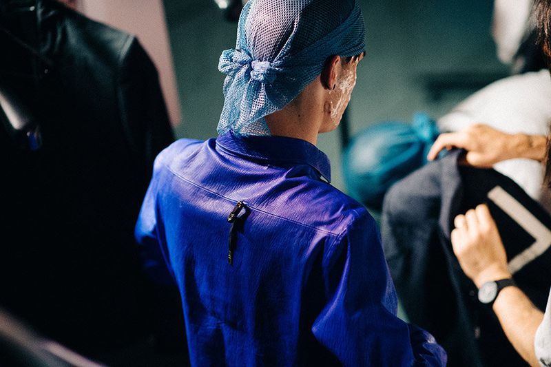 SS16 电光蓝皮衣背面细节