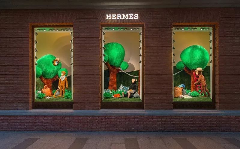 橱窗,各种如同魔幻现实的场景,充满不可思议的想象和趣味,鲜明的风格