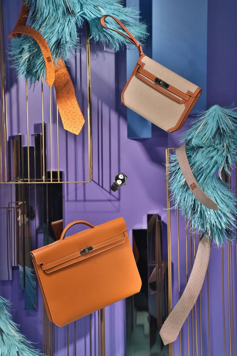 menchari被爱马仕董事长jean louis dumas hermes正式任命为橱窗设计